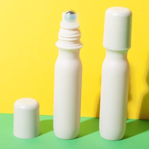 Botella roll-on de PP de 20 ml con bola metálica – vista 1