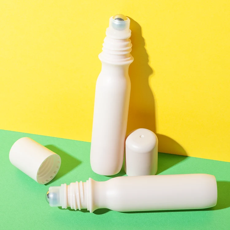 Botella roll-on de PP de 20 ml con bola metálica – vista 3