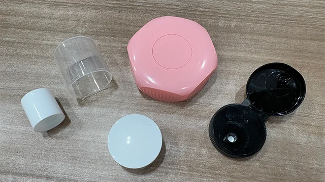 Cierres y sobrecapuchones para envases cosméticos Cierres y sobrecapuchones para envases cosméticos