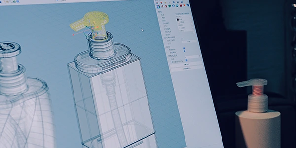Diseño CAD de un envase cosmético con bomba de UKPACK