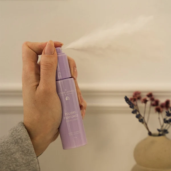 Maison Lavande utiliza un envase pulverizador mecánico para polvo de lavanda