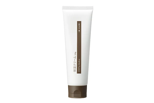 Presentación del tubo cosmético de Step by Medica para crema hidratante