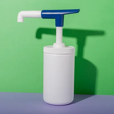 Bomba dosificadora de condimentos de 20 ml con botella de PE de 960 ml – imagen de producto