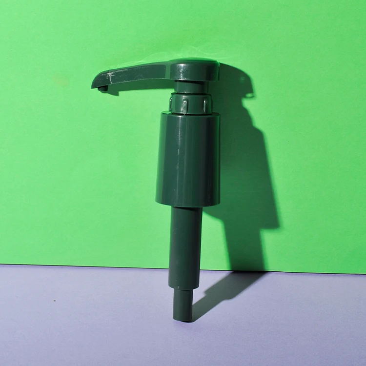 Bomba dosificadora de 10 ml para sirope Teisseire — detalle del cuello