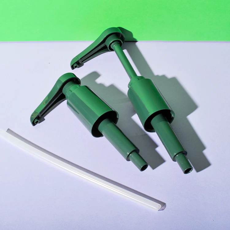 Bomba dosificadora de 10 ml para sirope Teisseire — detalle de la bomba