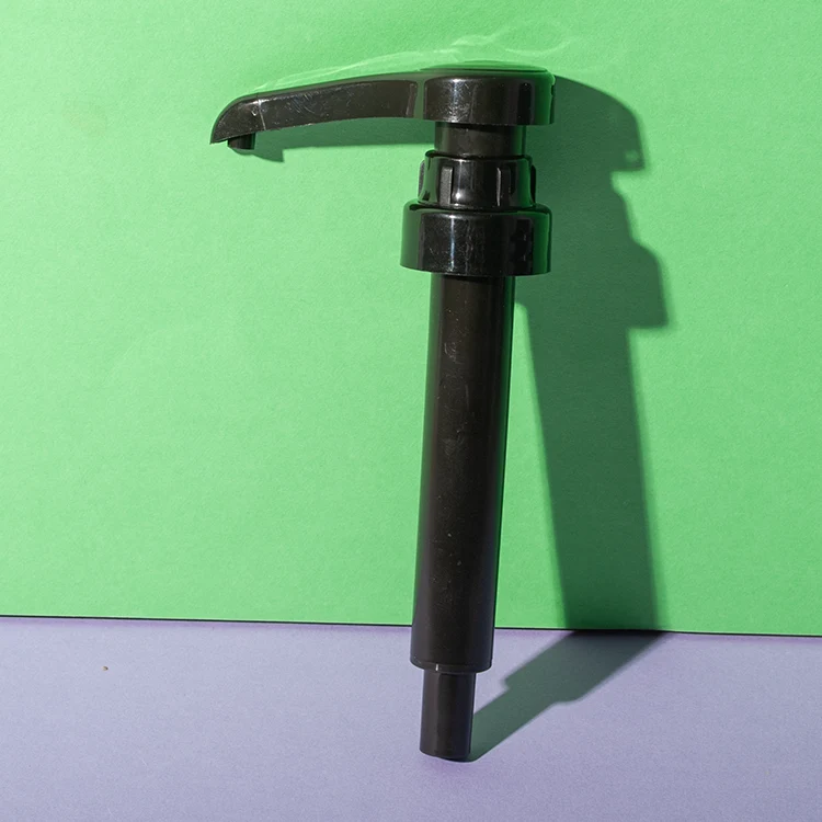 Bomba dosificadora de 8 ml para sirope rosca 28/400 — detalle del cuello