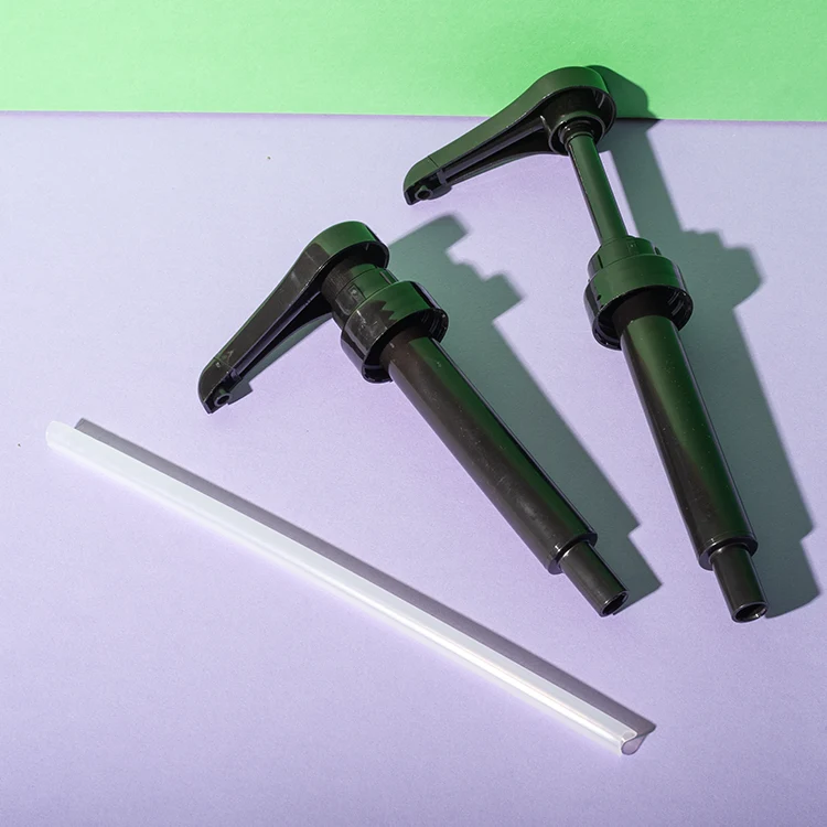 Bomba dosificadora de 8 ml para sirope rosca 28/400 — detalle de la bomba