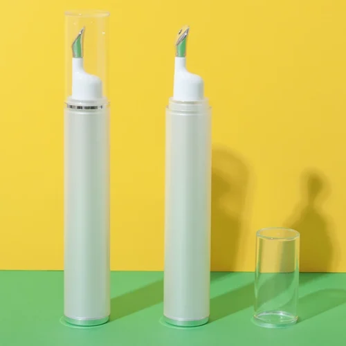 Botella blanca con aplicador metálico, 15 ml – vista 1