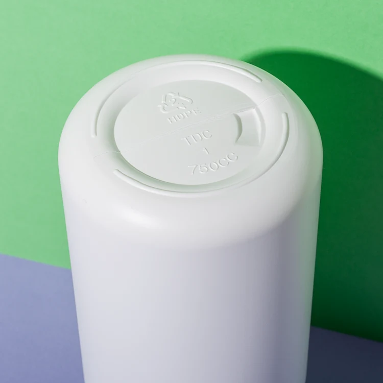 White HDPE Plastic 750cc Vitamin B12 Bottle - vista 4