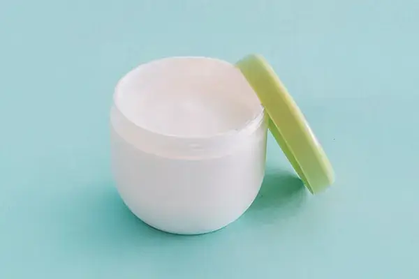 Tarro de crema cosmética de PP con tapa — imagen 4 Tarro de crema cosmética de PP con tapa — imagen 4