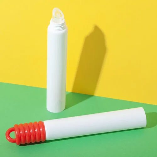Tubo de bálsamo labial de 15 ml con tapón de aro – vista 1