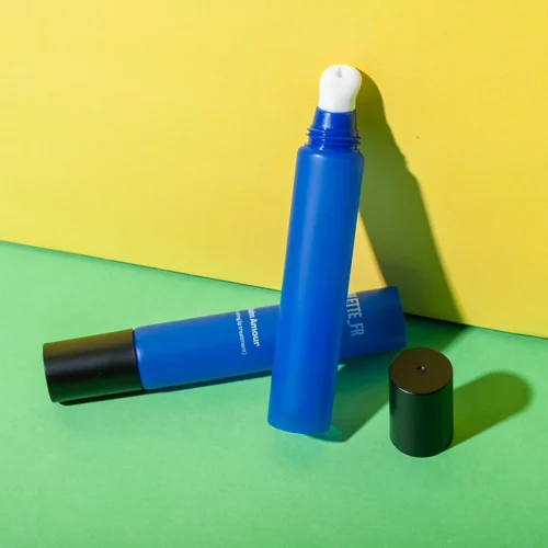 Tubo de bálsamo labial azul de 10 ml – vista 1