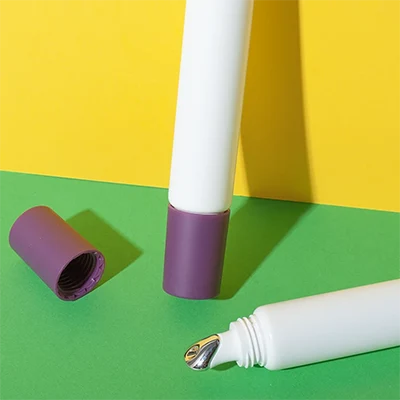 Tubo de bálsamo labial de 10 ml con aplicador metálico – vista de producto