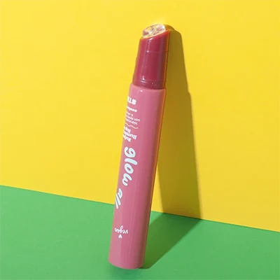 Tubo de bálsamo labial de 15 ml con aplicador de punta suave – vista de producto