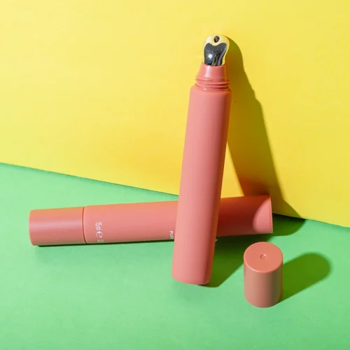 Tubo rosa de bálsamo labial de 15 ml con aplicador de zinc – vista 1