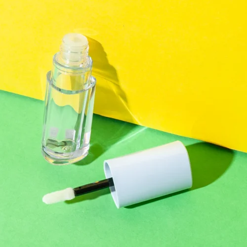 Tubo triangular de brillo labial de PETG de 5 ml – imagen 1