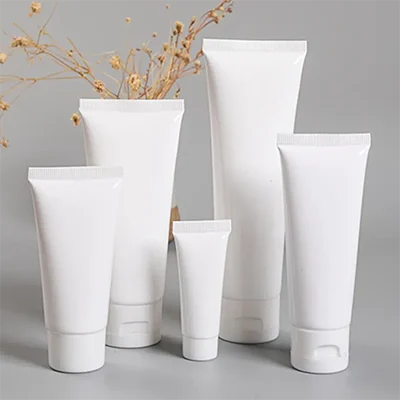 tubo cosmético blanco