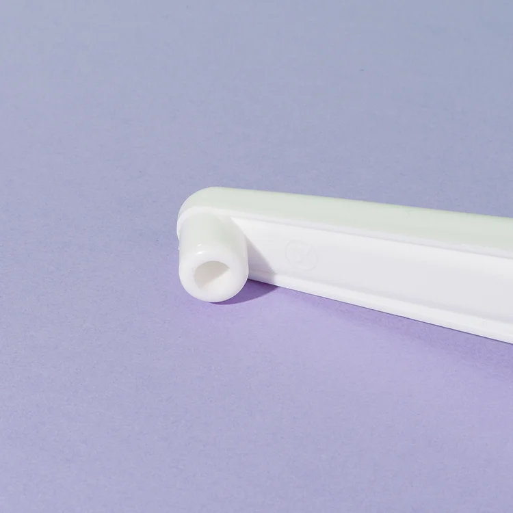 Bomba manual dosificadora de 30 ml para garrafa de agua de 5 galones — detalle del cuello