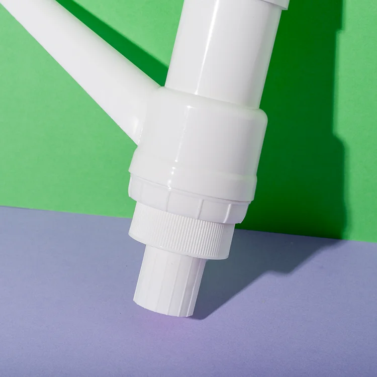 Bomba manual dosificadora de 30 ml para garrafa de agua de 5 galones — con tubo de inmersión