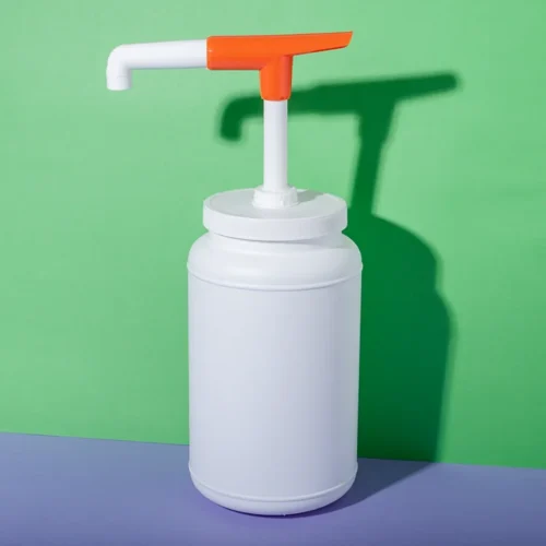 Bomba dosificadora de condimentos de 30 ml con botella de PE de 3000 ml — vista principal