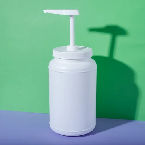 Bomba dosificadora de salsas de 30 ml con botella de PE de 3000 ml, cabezal cuadrado — vista principal